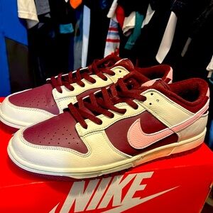 Nike Dunk low Valentines size 11.5